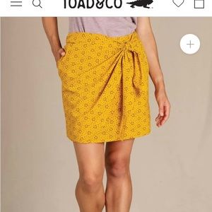 Toad and Co -sunkissed wrap  skirt - gooseberry dot - large